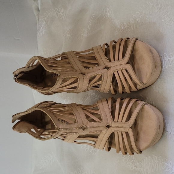 Torrid Wedge Sandals Size 12W Cream - Picture 2 of 11